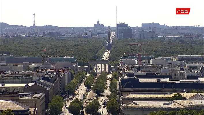 Archiv Foto Webcam Berlin: Rotes Rathaus und Berliner Dom