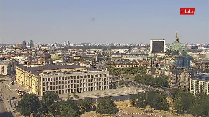 Archiv Foto Webcam Berlin: Rotes Rathaus und Berliner Dom