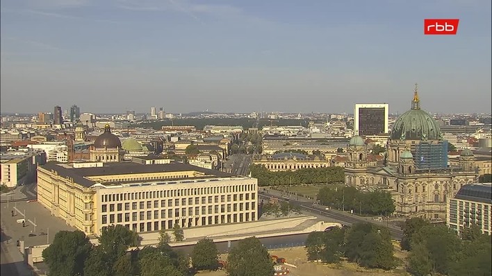 Archiv Foto Webcam Berlin: Rotes Rathaus und Berliner Dom