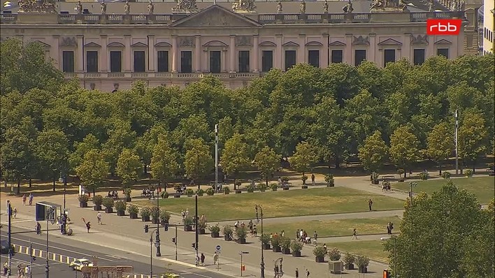 Archiv Foto Webcam Berlin: Rotes Rathaus und Berliner Dom