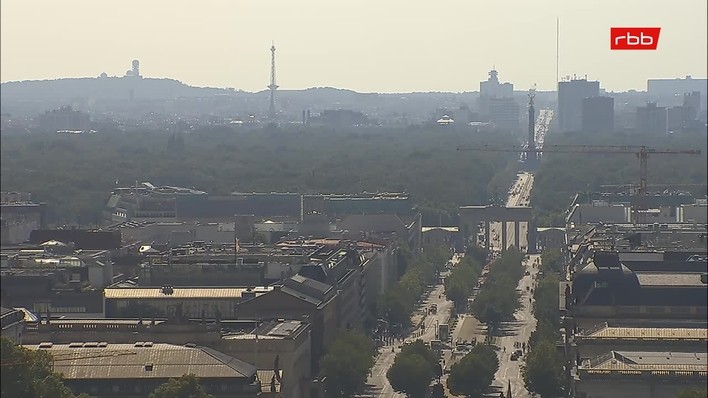 Archiv Foto Webcam Berlin: Rotes Rathaus und Berliner Dom