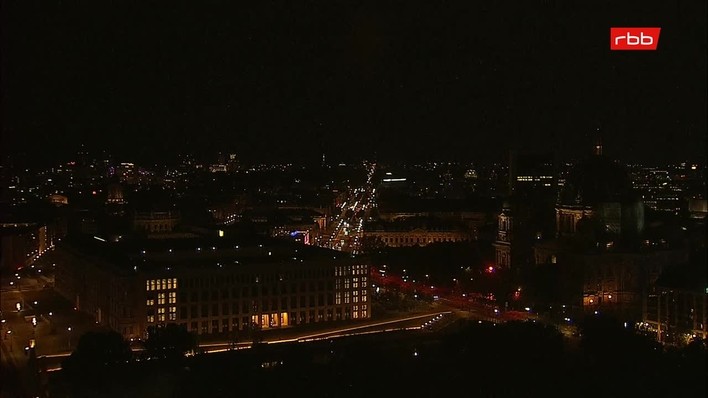 Archiv Foto Webcam Berlin: Rotes Rathaus und Berliner Dom