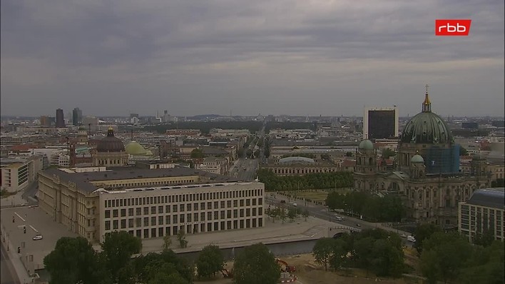Archiv Foto Webcam Berlin: Rotes Rathaus und Berliner Dom