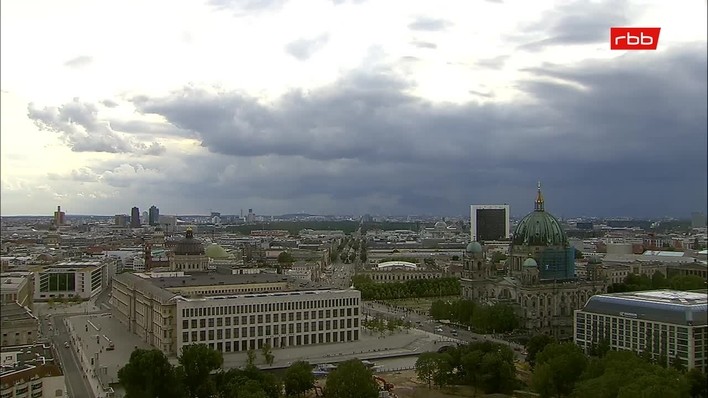 Archiv Foto Webcam Berlin: Rotes Rathaus und Berliner Dom
