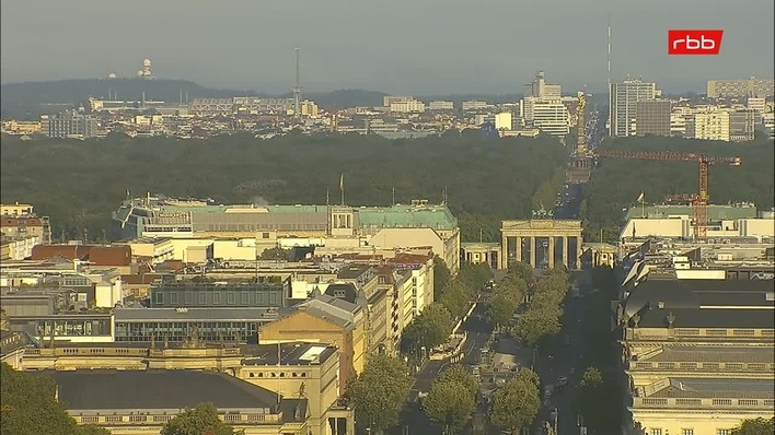 Archiv Foto Webcam Berlin: Rotes Rathaus und Berliner Dom