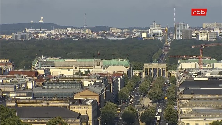 Archiv Foto Webcam Berlin: Rotes Rathaus und Berliner Dom