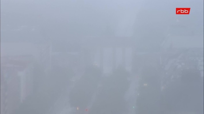 Archiv Foto Webcam Berlin: Rotes Rathaus und Berliner Dom