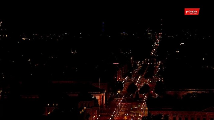 Archiv Foto Webcam Berlin: Rotes Rathaus und Berliner Dom