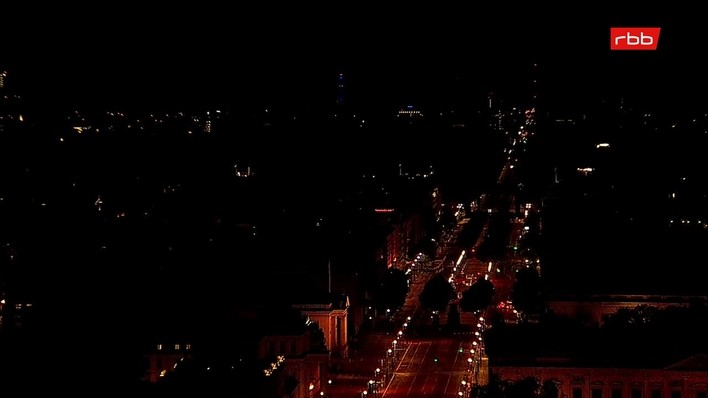 Archiv Foto Webcam Berlin: Rotes Rathaus und Berliner Dom