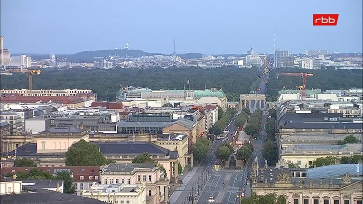 Archiv Foto Webcam Berlin: Rotes Rathaus und Berliner Dom