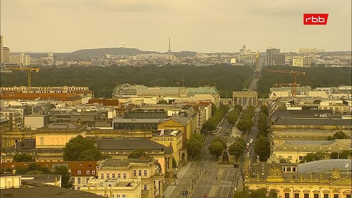 Archiv Foto Webcam Berlin: Rotes Rathaus und Berliner Dom