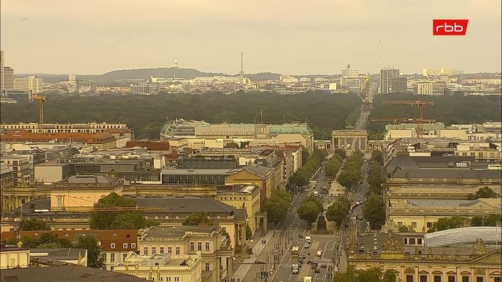 Archiv Foto Webcam Berlin: Rotes Rathaus und Berliner Dom