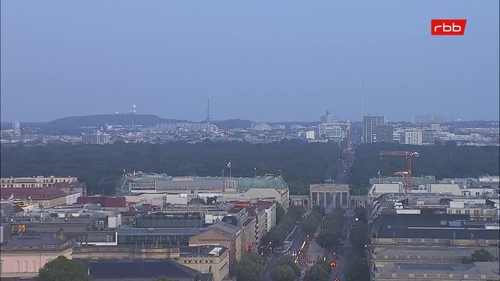 Archiv Foto Webcam Berlin: Rotes Rathaus und Berliner Dom