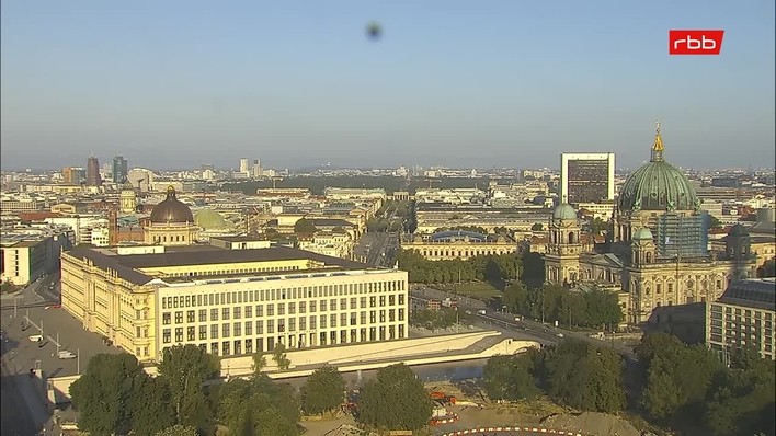 Archiv Foto Webcam Berlin: Rotes Rathaus und Berliner Dom