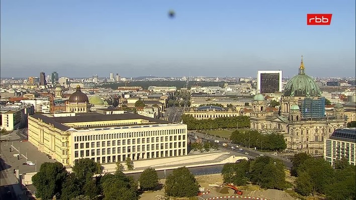 Archiv Foto Webcam Berlin: Rotes Rathaus und Berliner Dom