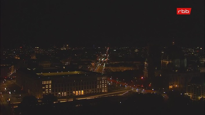 Archiv Foto Webcam Berlin: Rotes Rathaus und Berliner Dom