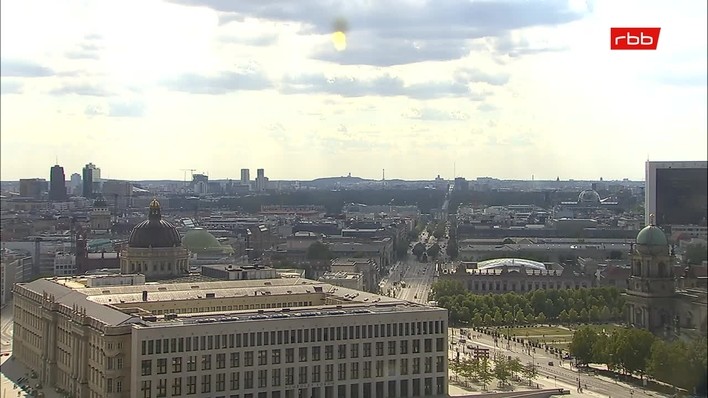 Archiv Foto Webcam Berlin: Rotes Rathaus und Berliner Dom