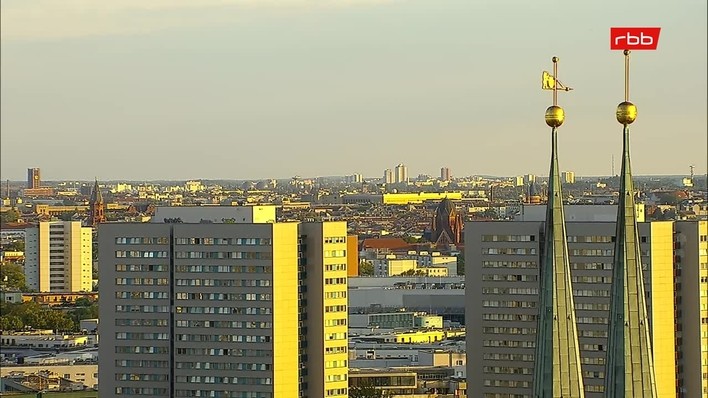 Archiv Foto Webcam Berlin: Rotes Rathaus und Berliner Dom