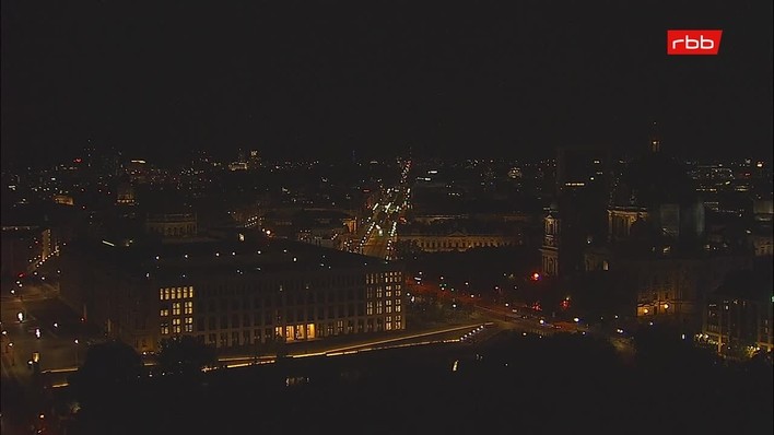 Archiv Foto Webcam Berlin: Rotes Rathaus und Berliner Dom