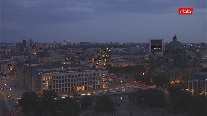 Archiv Foto Webcam Berlin: Rotes Rathaus und Berliner Dom