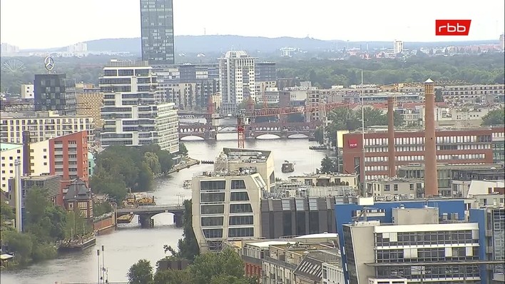 Archiv Foto Webcam Berlin: Rotes Rathaus und Berliner Dom