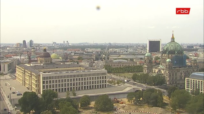 Archiv Foto Webcam Berlin: Rotes Rathaus und Berliner Dom