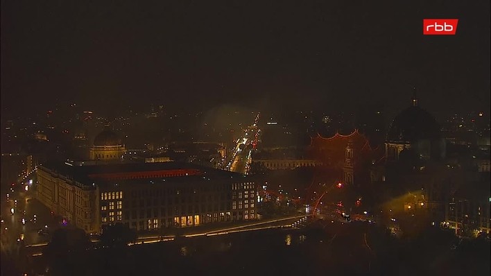 Archiv Foto Webcam Berlin: Rotes Rathaus und Berliner Dom