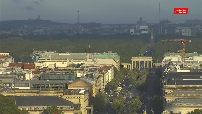 Archiv Foto Webcam Berlin: Rotes Rathaus und Berliner Dom