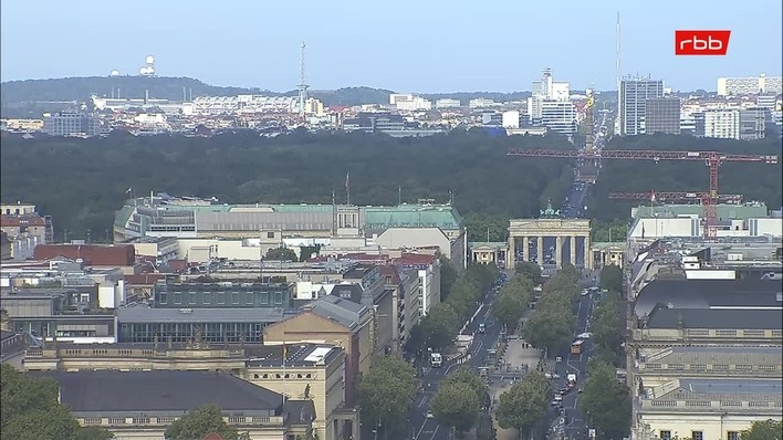 Archiv Foto Webcam Berlin: Rotes Rathaus und Berliner Dom