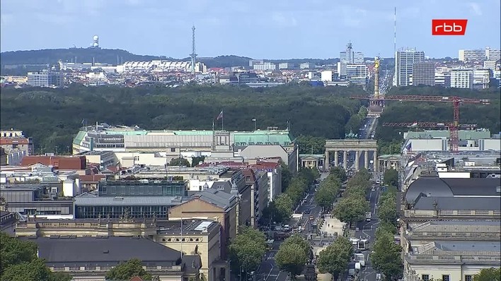 Archiv Foto Webcam Berlin: Rotes Rathaus und Berliner Dom