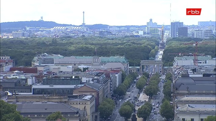 Archiv Foto Webcam Berlin: Rotes Rathaus und Berliner Dom