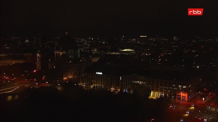 Archiv Foto Webcam Berlin: Rotes Rathaus und Berliner Dom