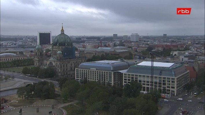 Archiv Foto Webcam Berlin: Rotes Rathaus und Berliner Dom