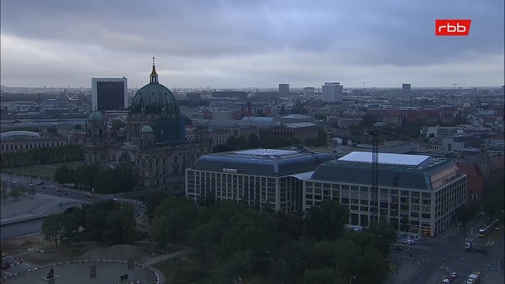 Archiv Foto Webcam Berlin: Rotes Rathaus und Berliner Dom