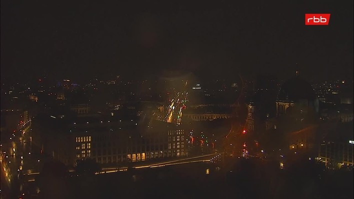 Archiv Foto Webcam Berlin: Rotes Rathaus und Berliner Dom