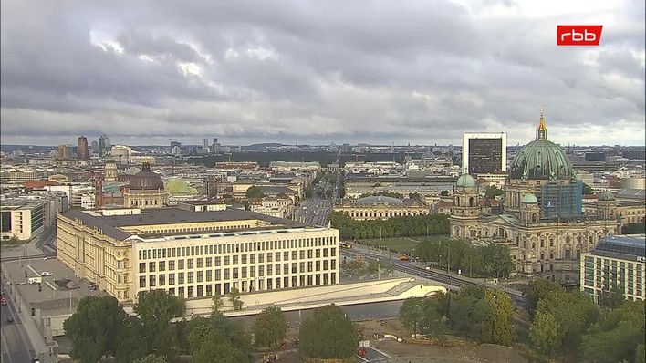 Archiv Foto Webcam Berlin: Rotes Rathaus und Berliner Dom