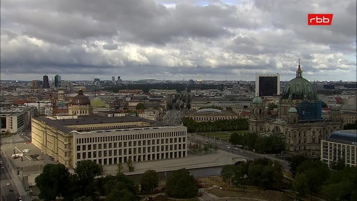Archiv Foto Webcam Berlin: Rotes Rathaus und Berliner Dom