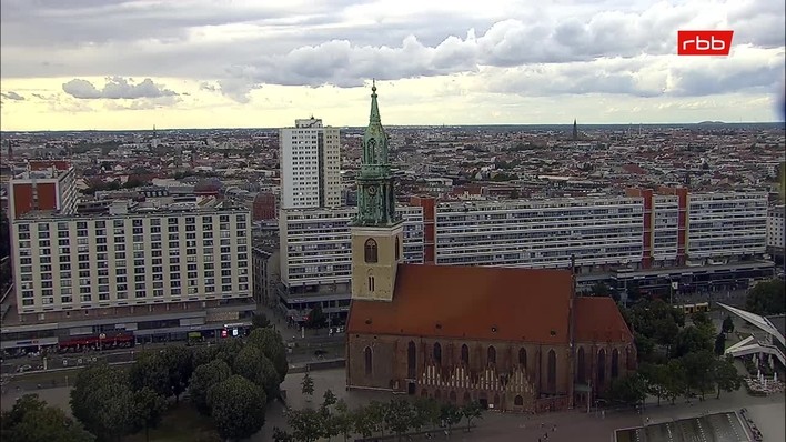 Archiv Foto Webcam Berlin: Rotes Rathaus und Berliner Dom