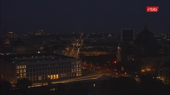 Archiv Foto Webcam Berlin: Rotes Rathaus und Berliner Dom