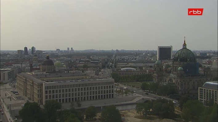 Archiv Foto Webcam Berlin: Rotes Rathaus und Berliner Dom