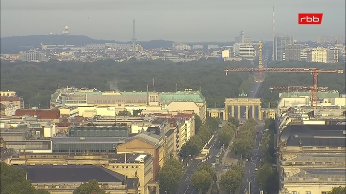 Archiv Foto Webcam Berlin: Rotes Rathaus und Berliner Dom