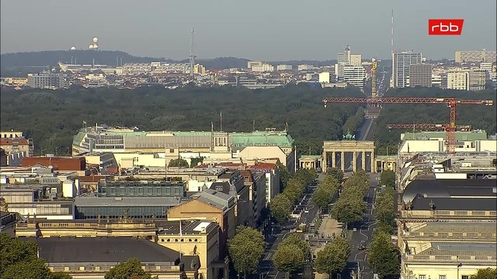 Archiv Foto Webcam Berlin: Rotes Rathaus und Berliner Dom