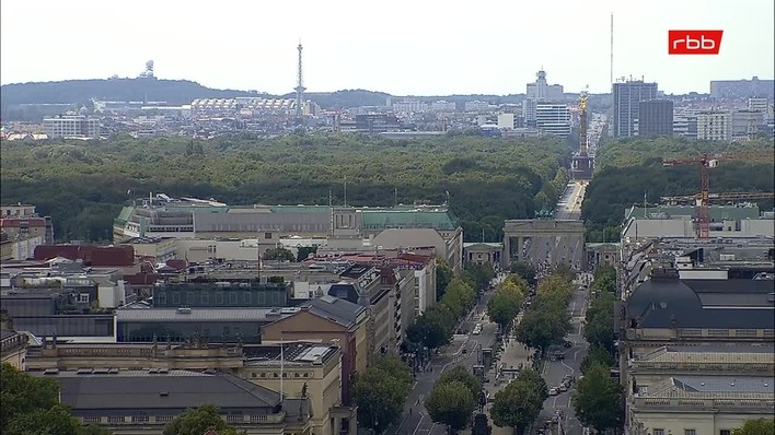 Archiv Foto Webcam Berlin: Rotes Rathaus und Berliner Dom