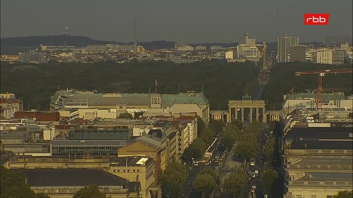 Archiv Foto Webcam Berlin: Rotes Rathaus und Berliner Dom