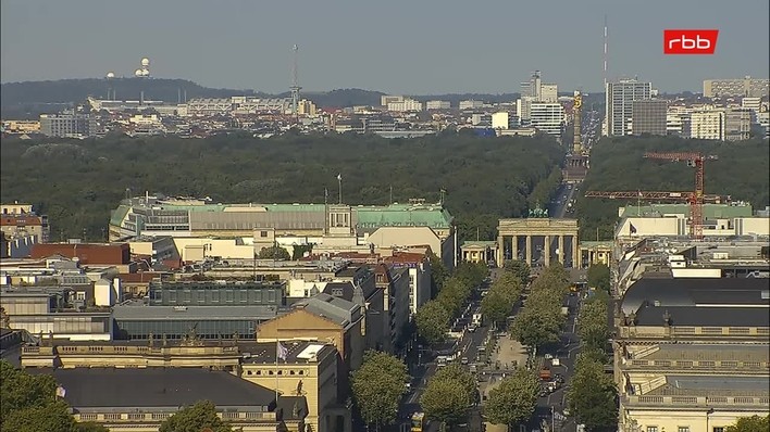 Archiv Foto Webcam Berlin: Rotes Rathaus und Berliner Dom