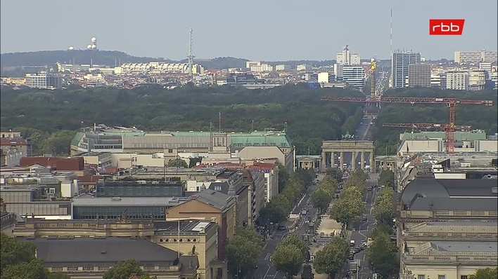 Archiv Foto Webcam Berlin: Rotes Rathaus und Berliner Dom