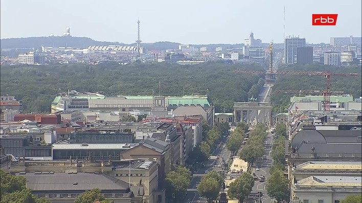 Archiv Foto Webcam Berlin: Rotes Rathaus und Berliner Dom