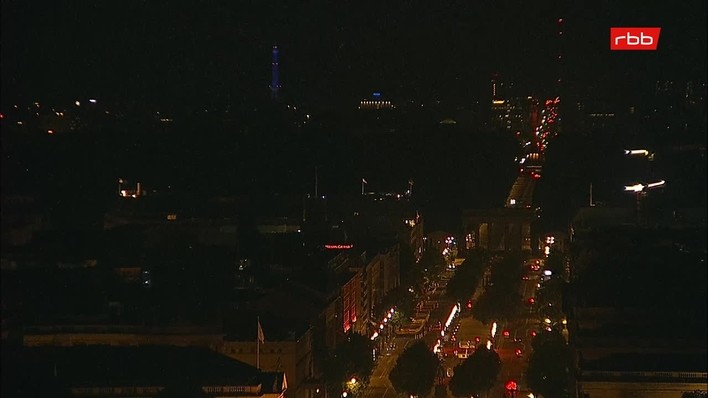 Archiv Foto Webcam Berlin: Rotes Rathaus und Berliner Dom