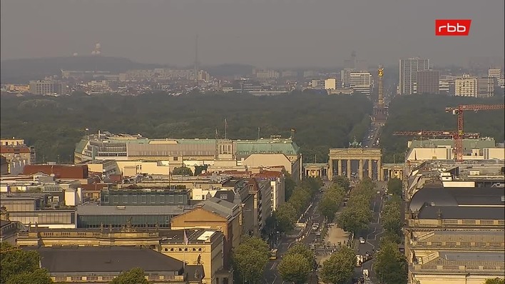 Archiv Foto Webcam Berlin: Rotes Rathaus und Berliner Dom