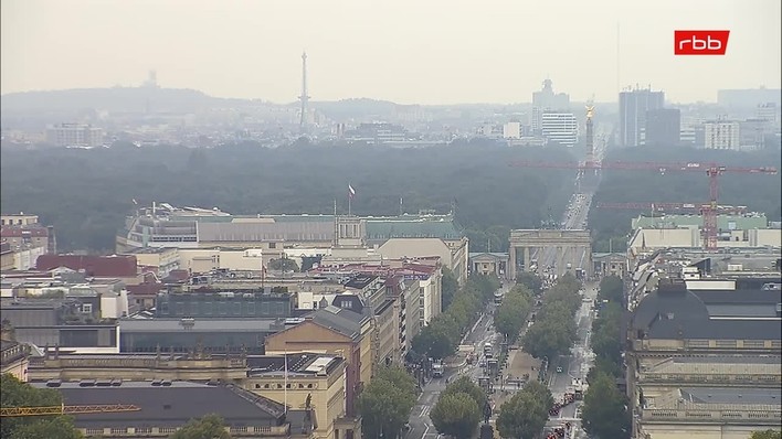 Archiv Foto Webcam Berlin: Rotes Rathaus und Berliner Dom